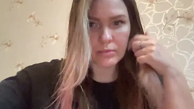 Snapshot of Milysoren chatting on March 2026 03:19:02 PM Milysoren online show from March 2026 03:19:02 PM