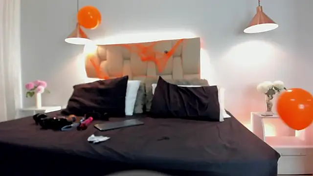 Angelina Roa online show from November 2025 02:16:02 PM