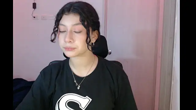 Ivonnybonn online show from November 2025 07:08:01 AM