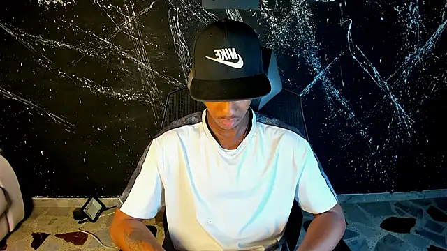Xshipy  online show from October 2025 01:44:01 PM
