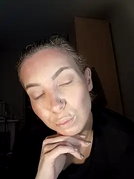 Conny Shellie online show from December 2025 11:15:01 AM