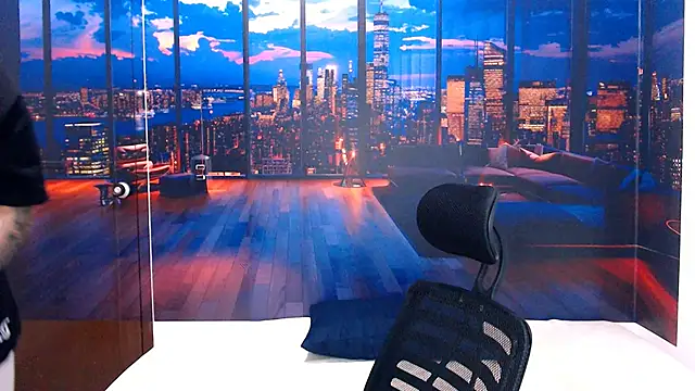 RomeoMillerr online show from October 2025 07:03:01 PM