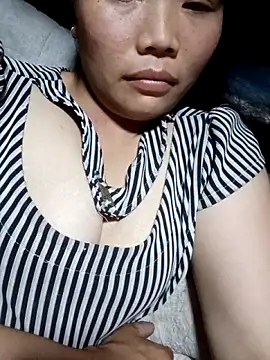 bree-zz online show from February 2026 12:35:02 PM