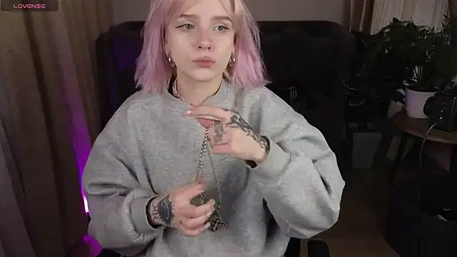 MayWins online show from January 2026 09:02:02 PM