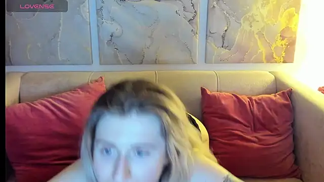 CamillaDreamer online show from April 2026 04:28:02 PM