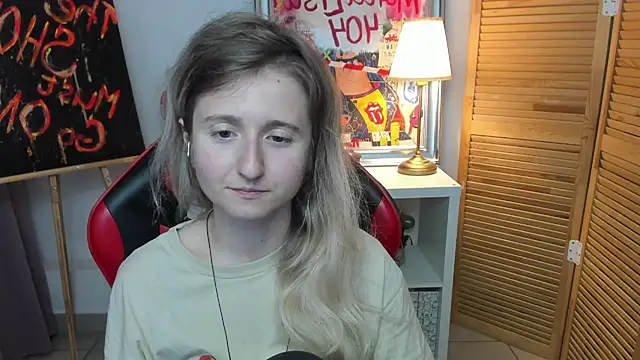 Snapshot of CamillaDreamer chatting on July 2026 08:55:02 PM CamillaDreamer online show from July 2026 08:55:02 PM