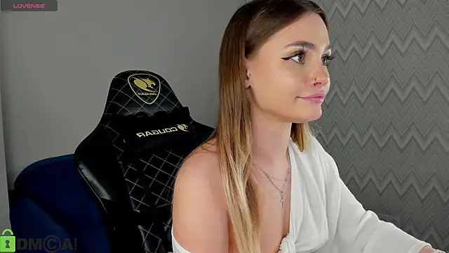 KarinaBroks online show from November 2025 11:22:02 AM