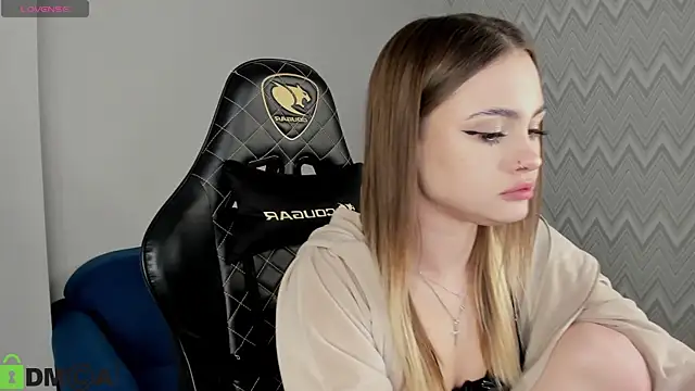 KarinaBroks online show from November 2025 11:42:01 AM