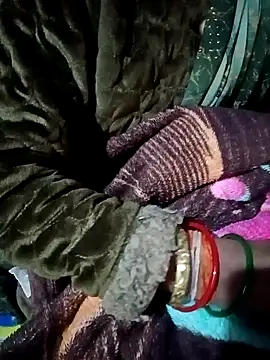 Snapshot of Lona2525 chatting on December 2025 06:37:02 PM Lona2525 online show from December 2025 06:37:02 PM