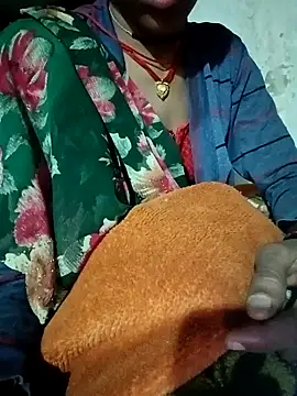 Snapshot of Lona2525 chatting on February 2026 05:44:02 PM Lona2525 online show from February 2026 05:44:02 PM