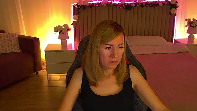 DonnaSmitth online show from November 2025 11:43:02 AM