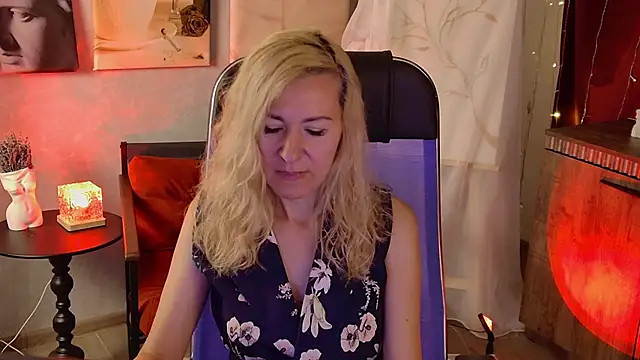 DonnaSmitth online show from June 2026 10:22:01 PM