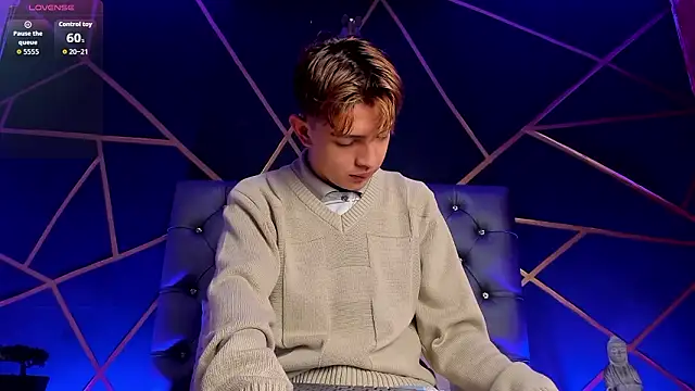 Lian Miller1  online show from February 2026 12:43:02 PM