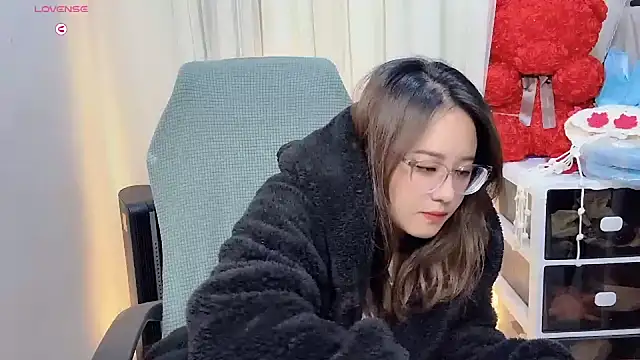 NEWONETO online show from November 2025 11:23:02 AM