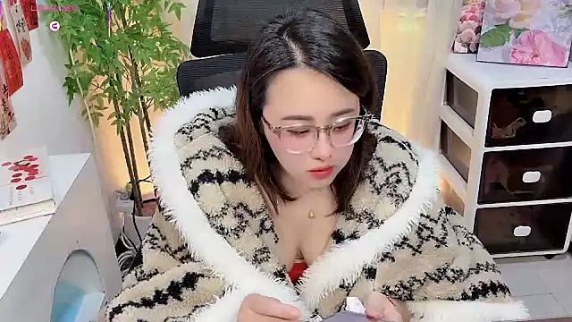 NEWONETO online show from February 2026 02:12:02 PM