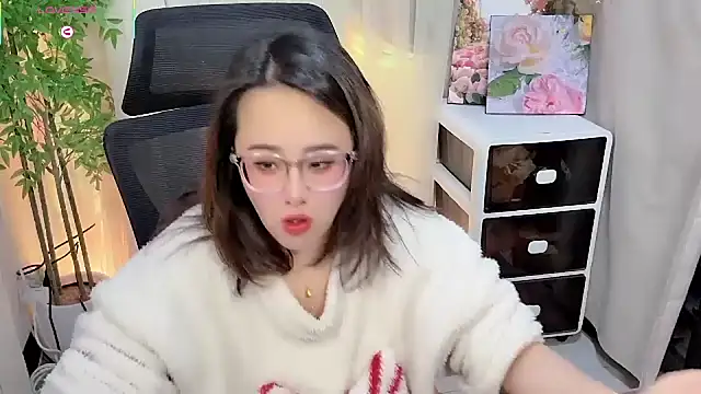 NEWONETO online show from February 2026 07:43:02 PM