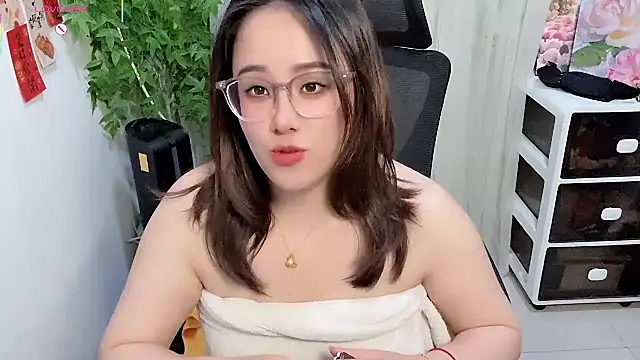 NEWONETO online show from April 2026 06:10:01 PM