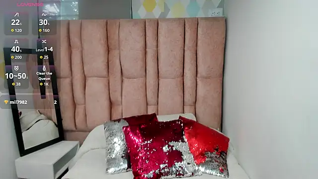 Issa Milf   online show from April 2026 01:11:01 PM