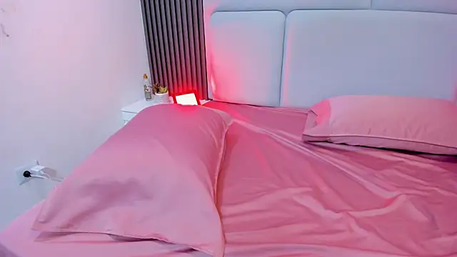 liz  cute online show from October 2025 11:33:02 AM