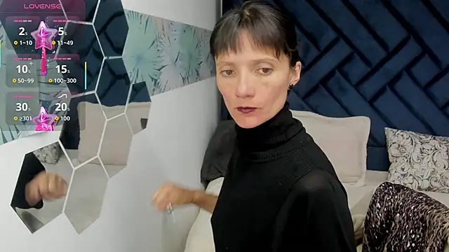 Valery More   online show from October 2025 12:13:02 PM