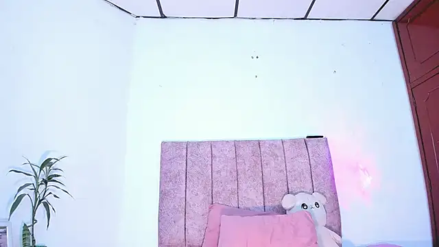 Mila 1wood online show from March 2026 01:38:01 PM