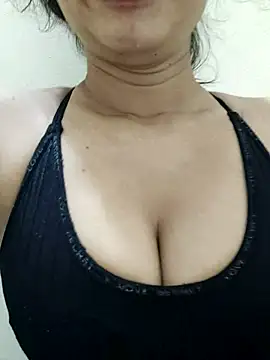 Snapshot of Meenu_rani6 chatting on July 2026 05:34:01 PM Meenu rani6 online show from July 2026 05:34:01 PM