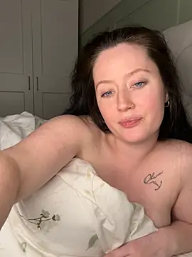 irishmollyx online show from April 2026 06:06:01 PM