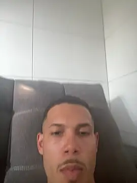 MCLZK online show from February 2026 07:45:01 PM