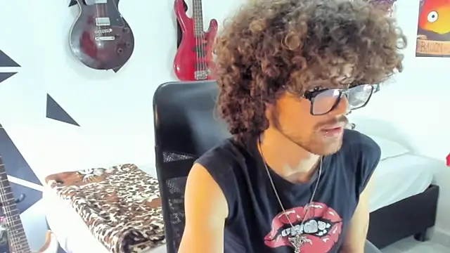 MikaelRizzzo online show from October 2025 04:26:02 PM