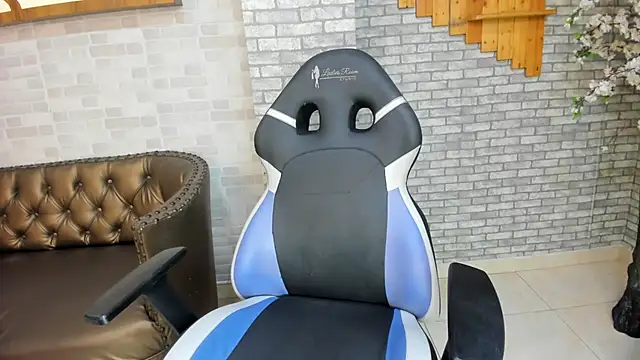 Alisonn Doll online show from February 2026 06:48:01 PM