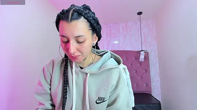 Iris  77 online show from November 2025 11:57:02 AM