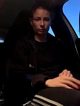 GoldenPussy1329 online show from November 2025 05:12:01 PM