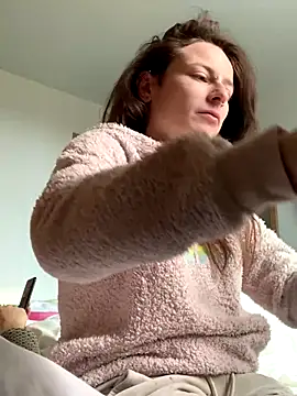 GoldenPussy1329 online show from January 2026 01:04:02 PM