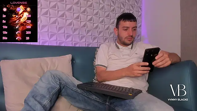 VynnyBlacke  online show from November 2025 07:24:02 PM