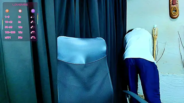 Snapshot of ZackMaye chatting on October 2025 03:06:02 AM ZackMaye online show from October 2025 03:06:02 AM