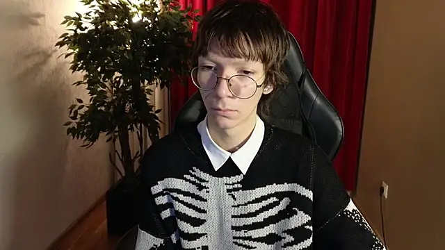 Snapshot of TommieHi chatting on November 2025 05:24:01 AM TommieHi online show from November 2025 05:24:01 AM