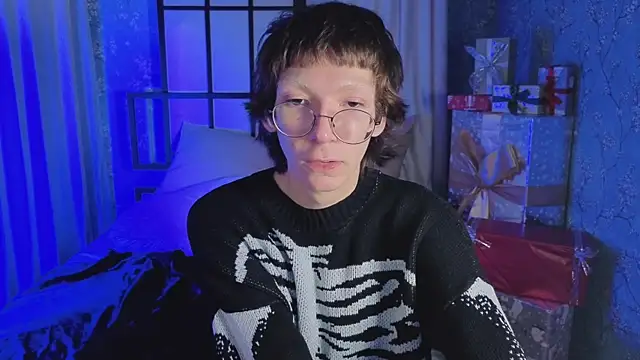 Snapshot of TommieHi chatting on November 2025 01:10:02 PM TommieHi online show from November 2025 01:10:02 PM