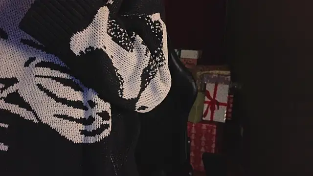 Snapshot of TommieHi chatting on November 2025 05:21:02 AM TommieHi online show from November 2025 05:21:02 AM