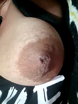 Hotmommax online show from October 2025 08:17:02 PM