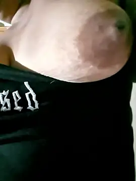 Hotmommax online show from January 2026 08:32:01 PM