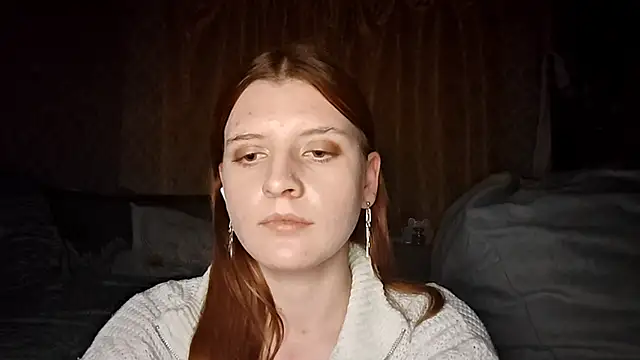 LynteriLain online show from October 2025 08:41:02 PM