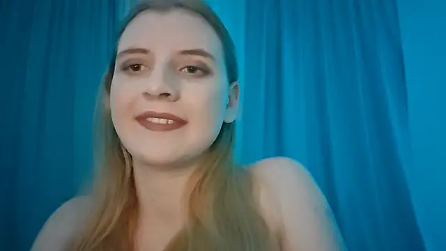 LynteriLain online show from November 2025 08:51:01 PM