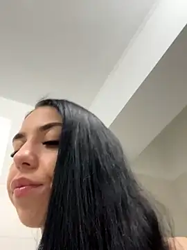 Aillineee1 online show from December 2025 08:40:01 PM