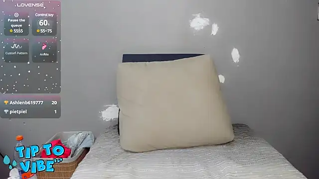 Snapshot of INDIANROMANCE chatting on December 2024 09:41:01 AM INDIANROMANCE online show from December 2024 09:41:01 AM