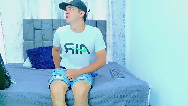 Laura King online show from October 2025 06:52:01 PM