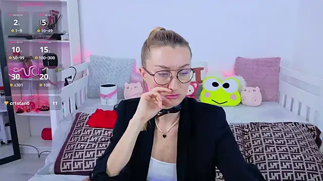 MysticRoxanne online show from November 2025 08:41:02 PM