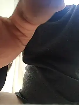 thonyx93 online show from November 2025 11:32:02 AM