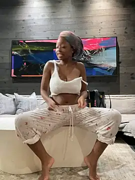 tia   fox online show from February 2026 06:26:01 AM