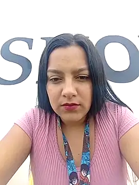 Sexy Nayra outdoors online show from October 2025 06:30:01 PM