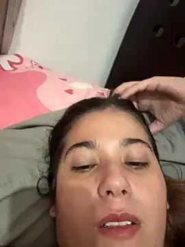 Snapshot of violeticafox chatting on December 2025 05:14:01 AM violeticafox online show from December 2025 05:14:01 AM